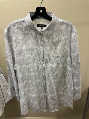 Lafayette 148 New York White Button-Down with Gray Wave Pattern